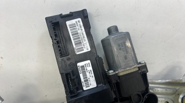 Leve vitre electrique avant gauche RENAULT MEGANE 3 PHASE 1 – 807310004R