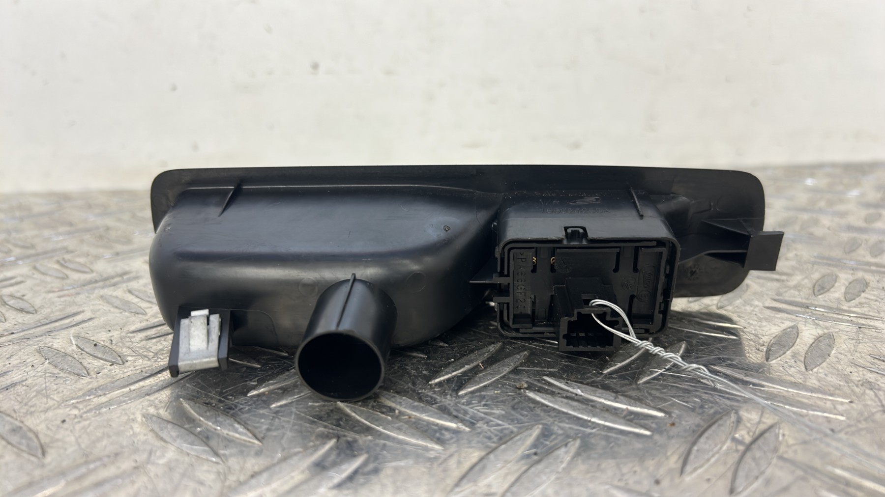 Interrupteur de leve vitre arriere gauche RENAULT MEGANE 3 PHASE 1 – 829500004R