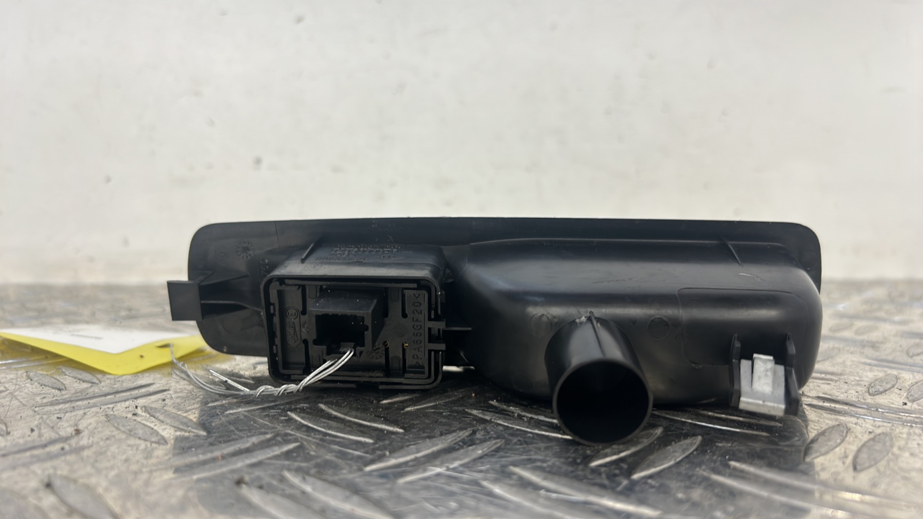 Interrupteur de leve vitre arriere droit RENAULT MEGANE 3 PHASE 1 – 829500004R