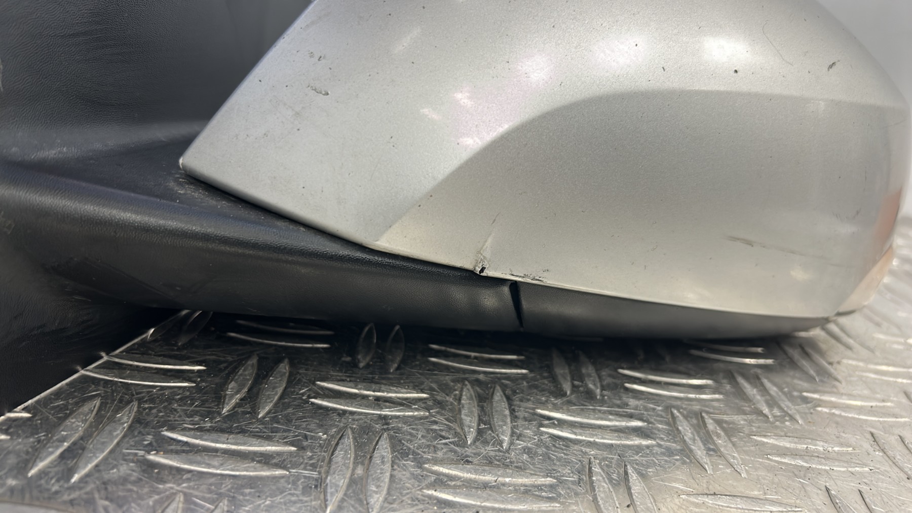 Retroviseur gauche RENAULT MEGANE 3 PHASE 1 – 963020180R