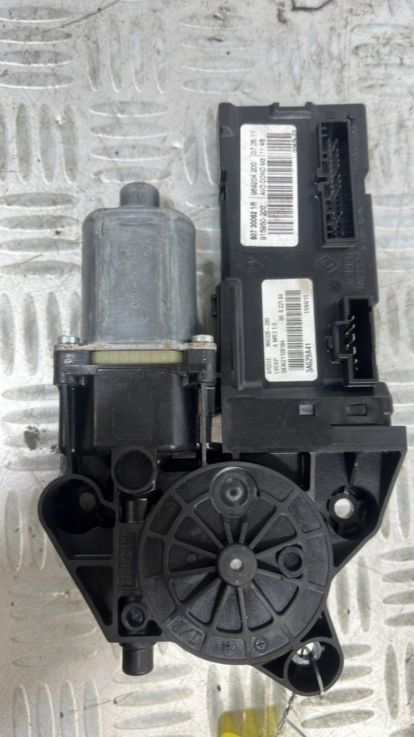 Moteur leve vitre avant droit RENAULT GRAND SCENIC 3 PHASE 1 – 807300621r