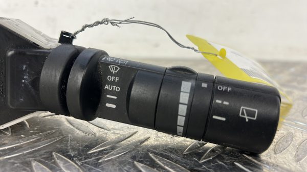 Commodo d’essuie glaces NISSAN QASHQAI 1 PHASE 1 – 25260JD01A
