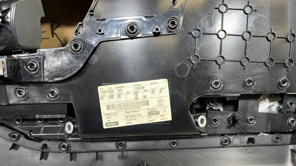 Panneau de porte avant gauche LAND ROVER RANGE ROVER 1 EVOQUE PHASE 2 – BJ3220963A