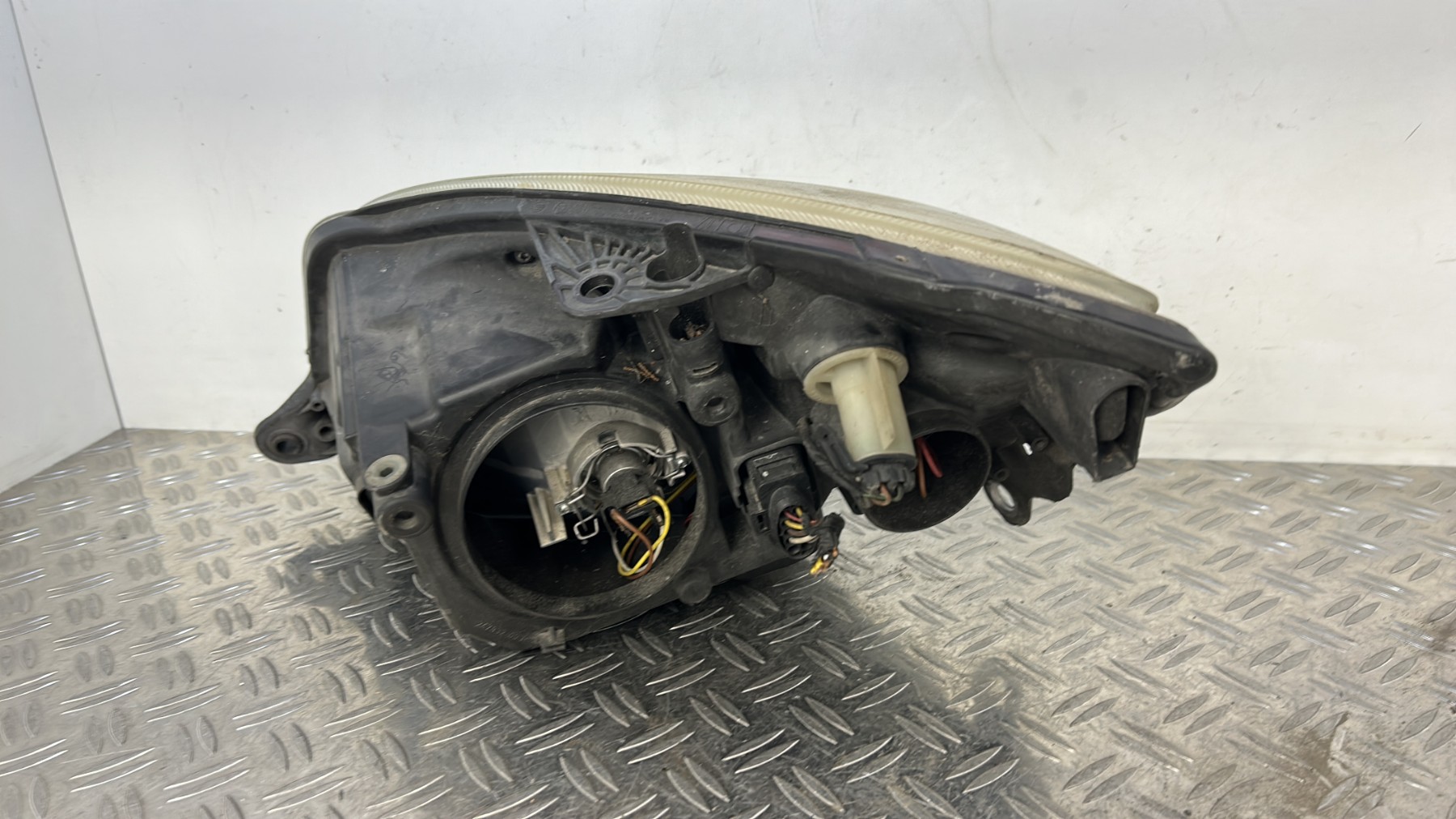 Optique avant principal droit (feux)(phare) SKODA FABIA 2 PHASE 1 – 24783200R