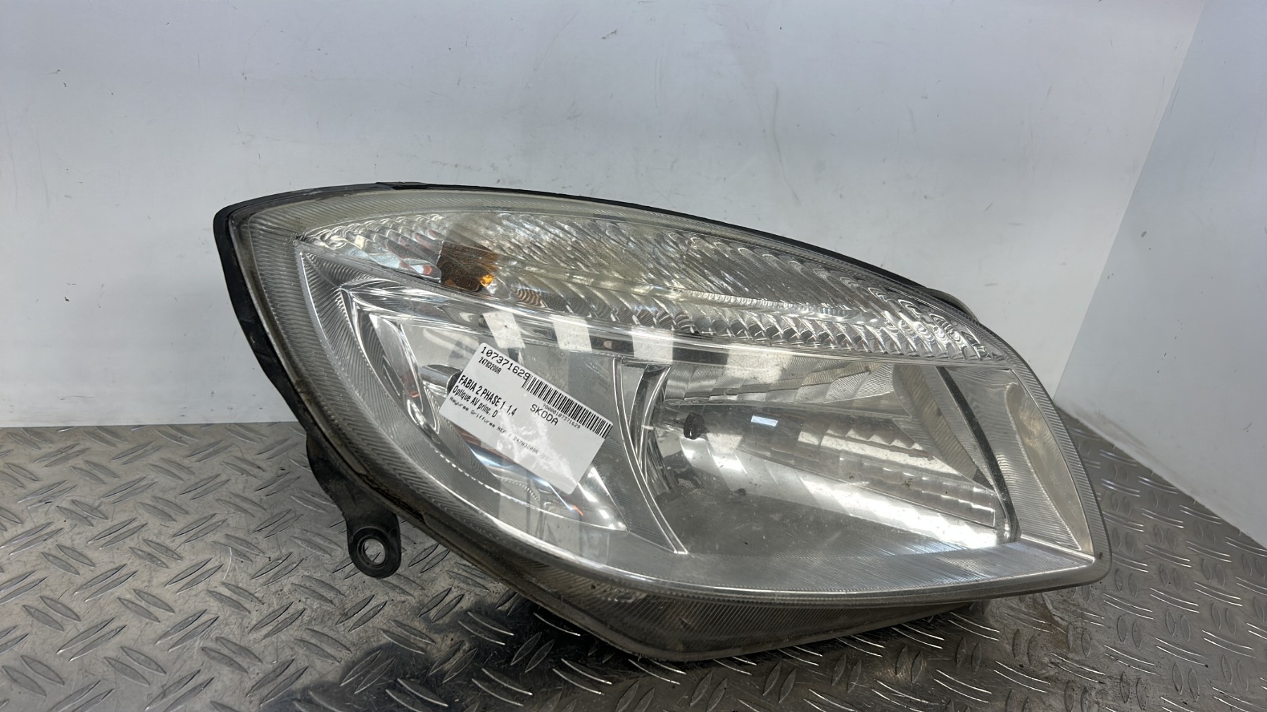Optique avant principal droit (feux)(phare) SKODA FABIA 2 PHASE 1 – 24783200R