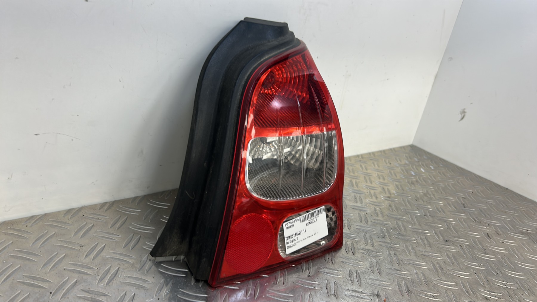 Feu arriere principal droit (feux) RENAULT TWINGO 2 PHASE 1 – 8200387889