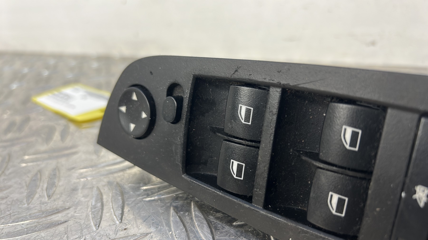 Interrupteur de leve vitre avant gauche BMW SERIE 3 E90 PHASE 1 – 61319217330