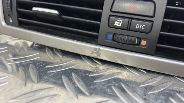 Aerateur tableau de bord BMW SERIE 3 E90 PHASE 1 – 52850610