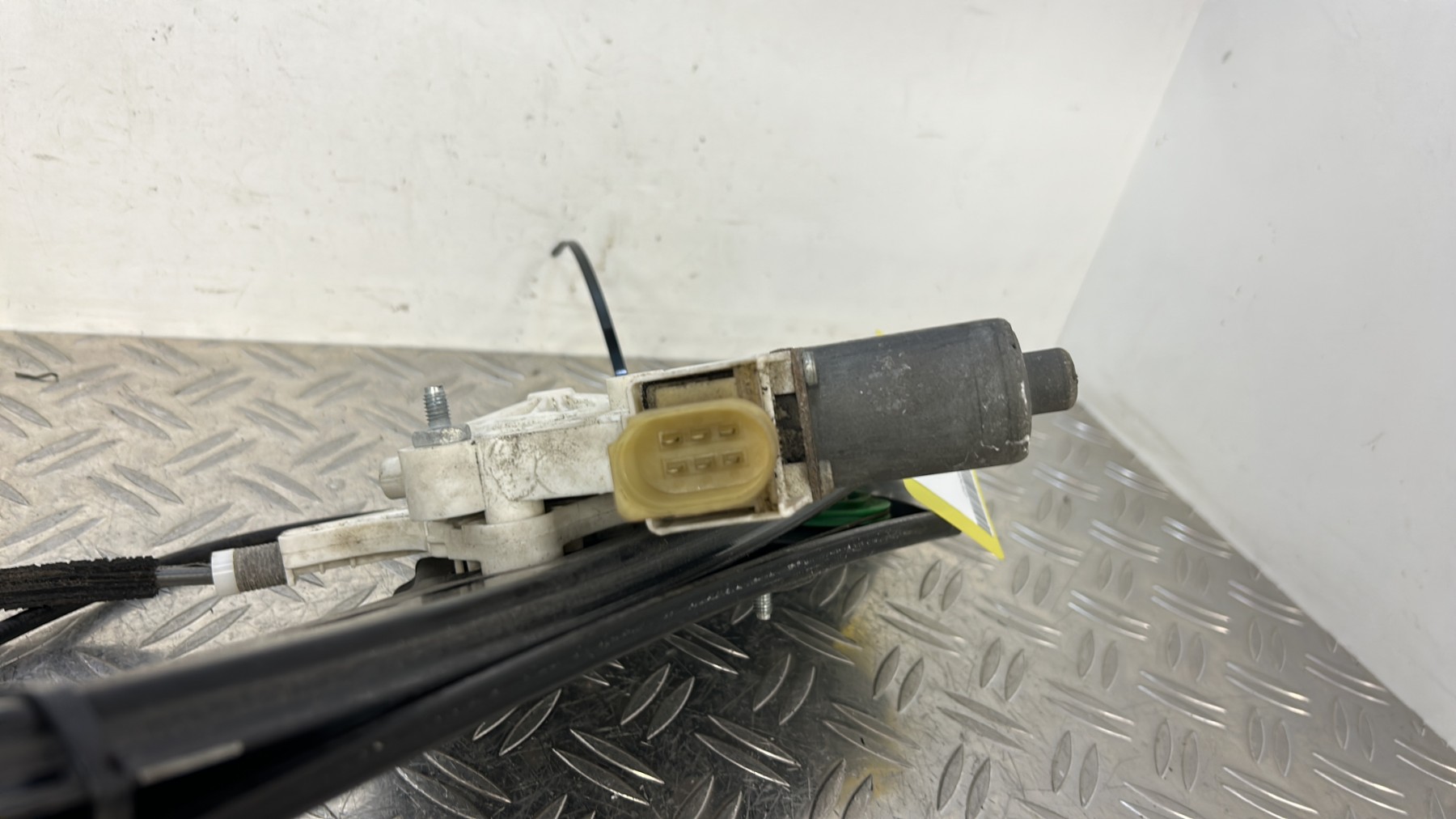 Leve vitre electrique avant droit BMW SERIE 3 E90 PHASE 1 – 51337140588o