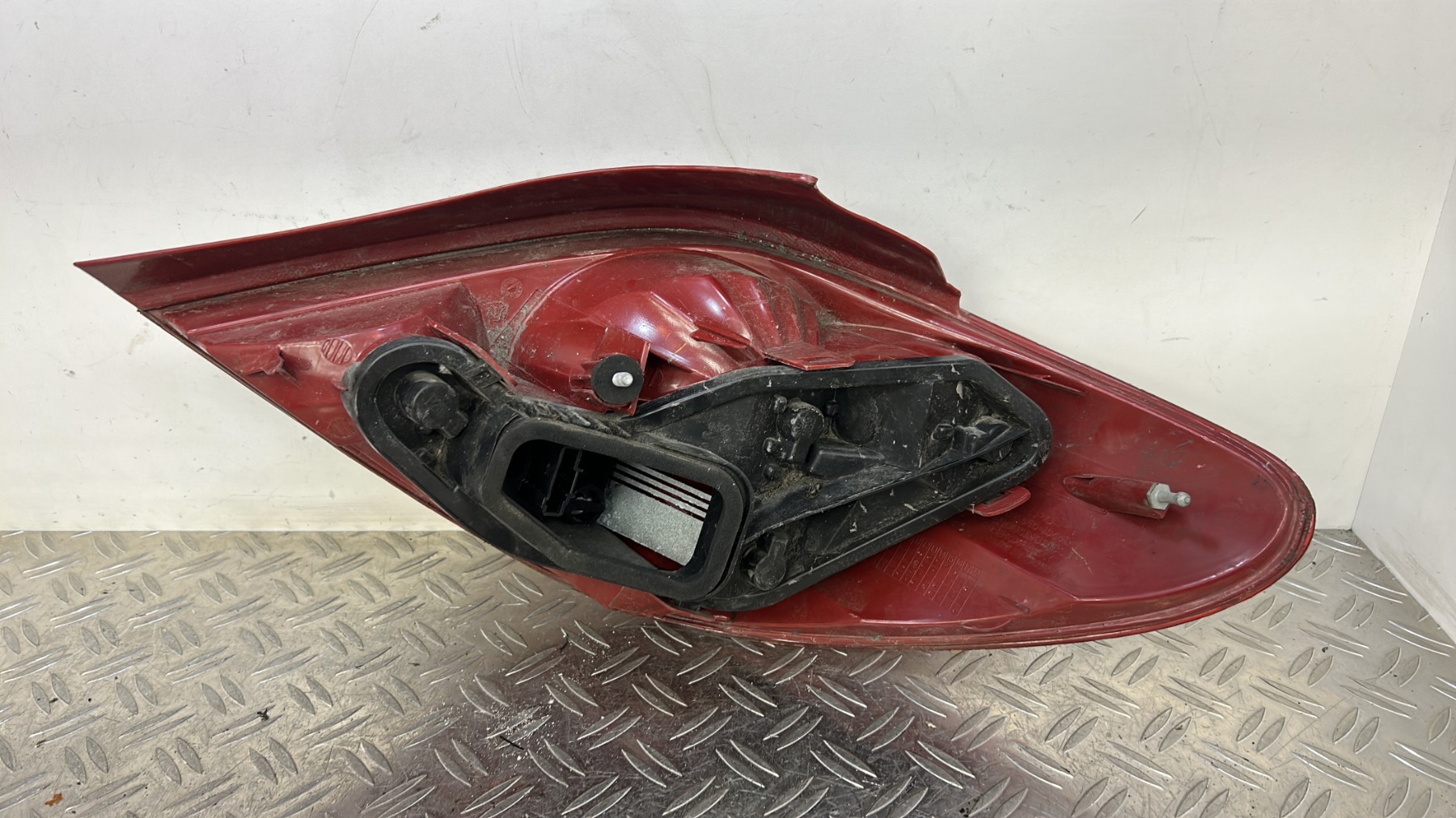 Feu arriere principal gauche (feux) PEUGEOT 207 PHASE 2 – 6350Y7
