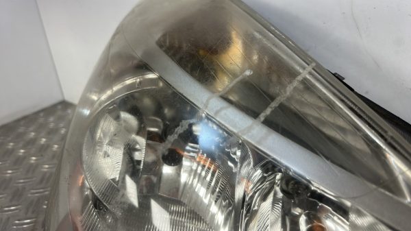 Optique avant principal droit (feux)(phare) RENAULT CLIO 3 PHASE 1 – 8200459823
