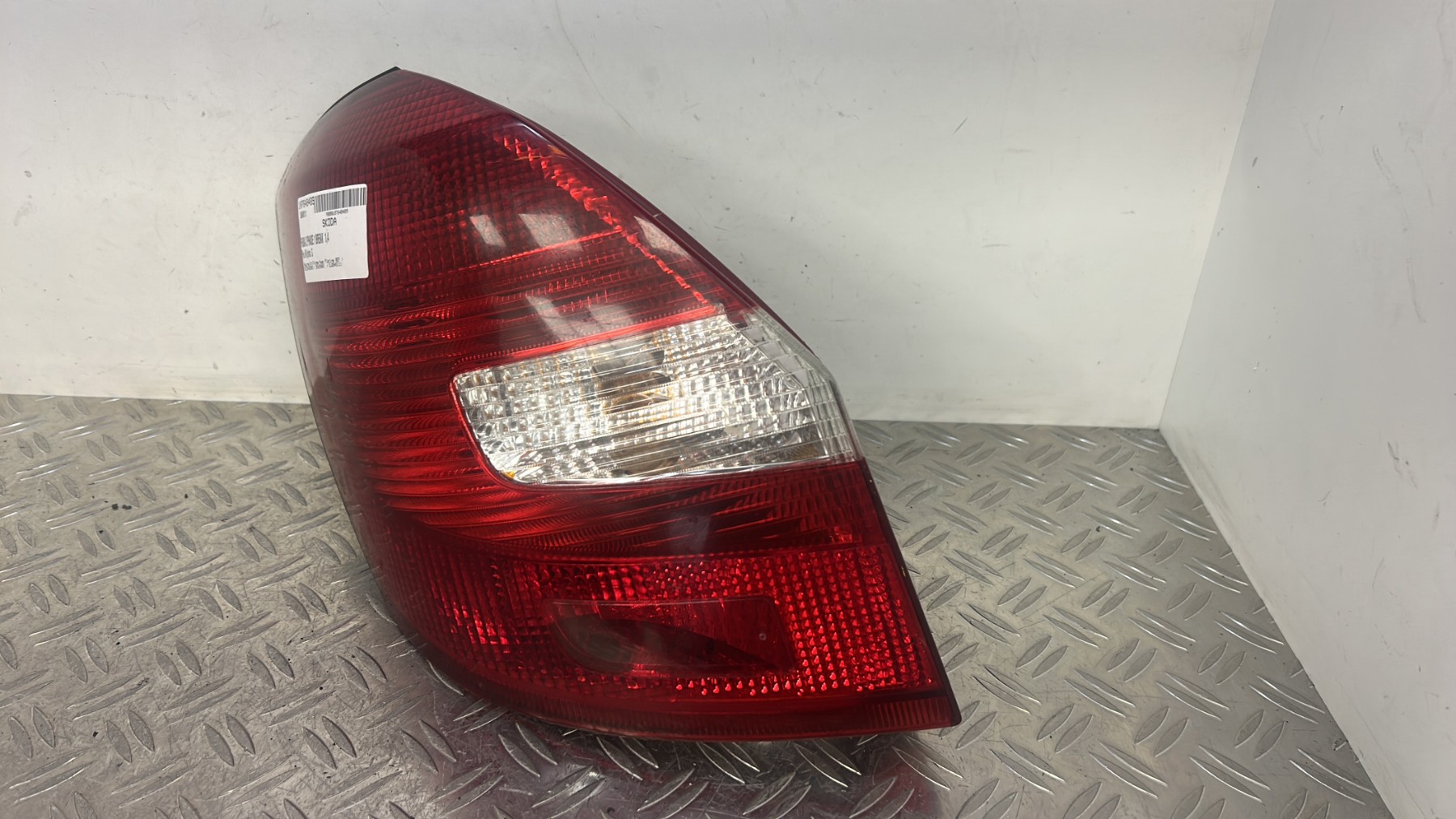 Feu arriere principal gauche (feux) SKODA FABIA 2 PHASE 1 BREAK – 5J6945111