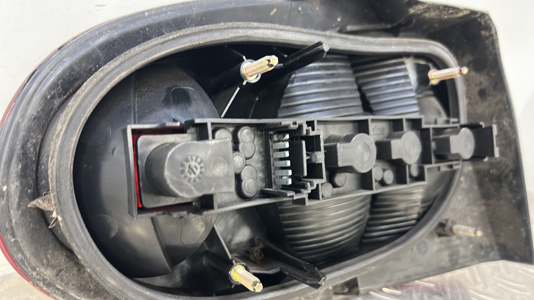 Feu arriere principal droit (feux) RENAULT MEGANE 1 PHASE 2 COUPE – 7700428057