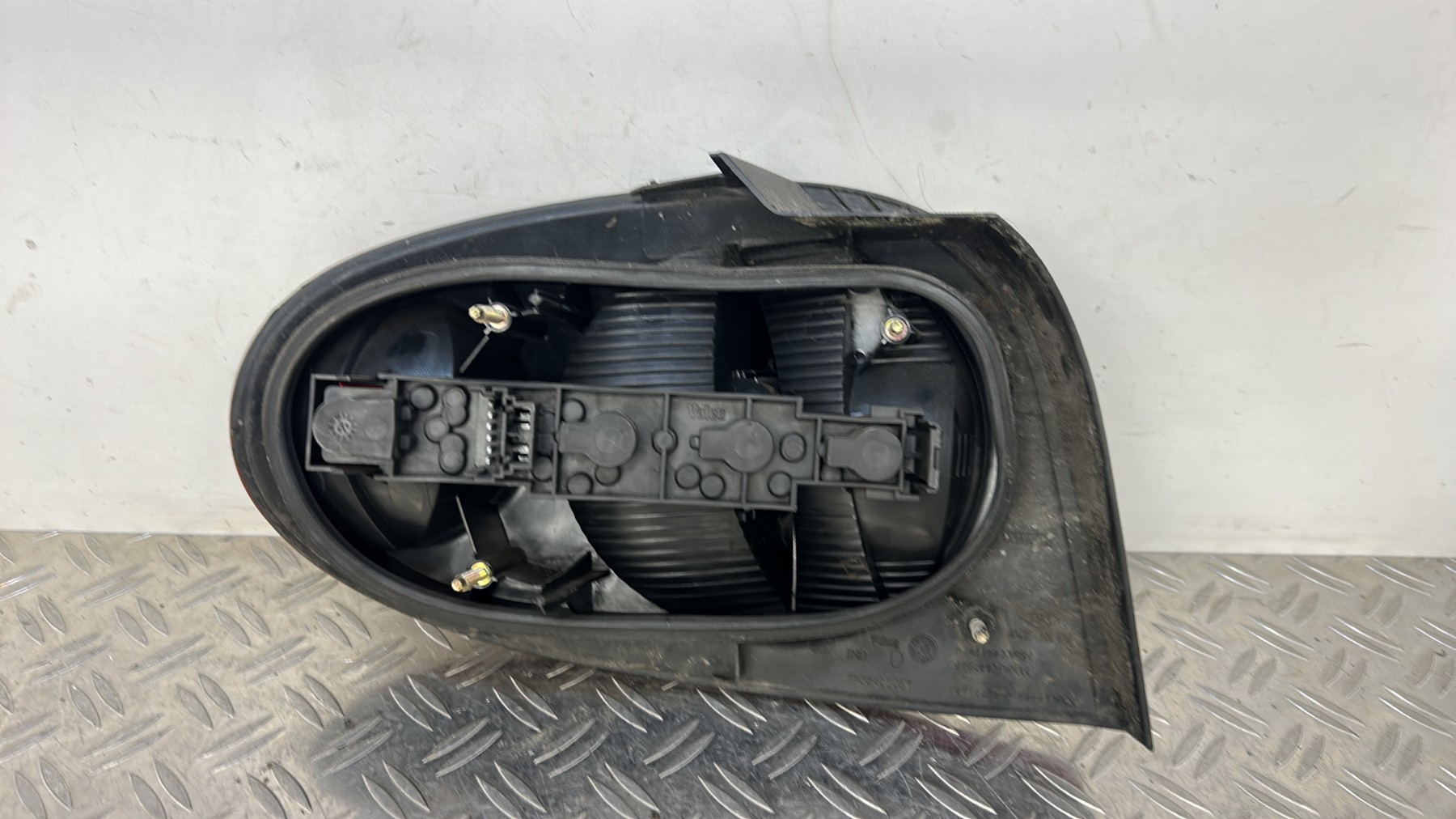 Feu arriere principal droit (feux) RENAULT MEGANE 1 PHASE 2 COUPE – 7700428057