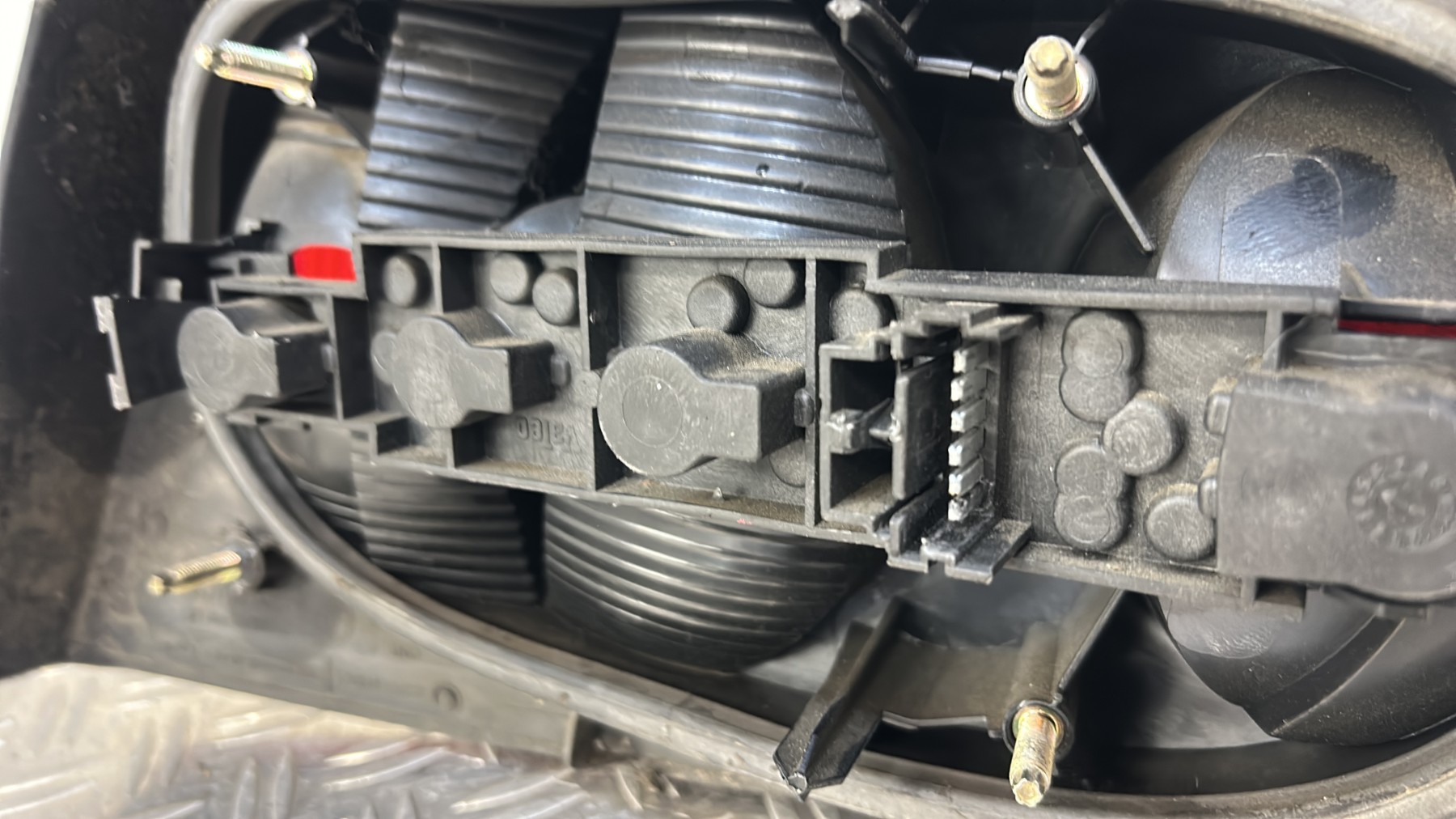 Feu arriere principal gauche (feux) RENAULT MEGANE 1 PHASE 2 COUPE – 7700428056