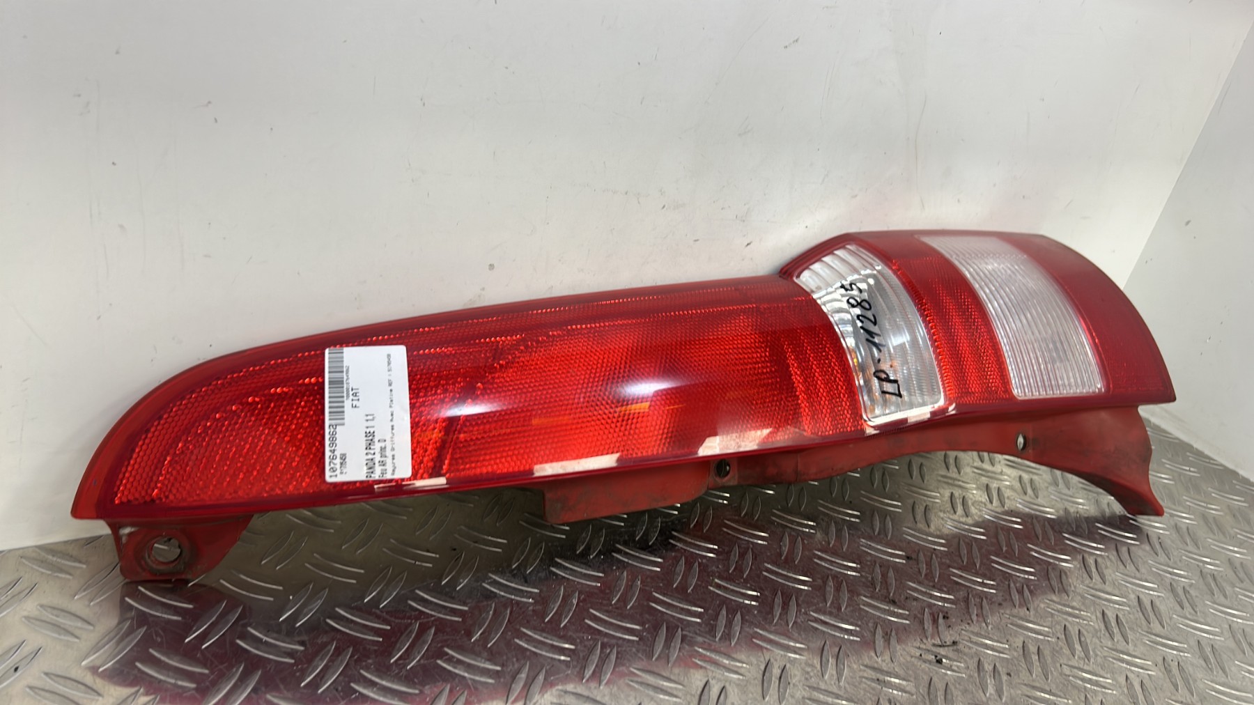 Feu arriere principal droit (feux) RENAULT MEGANE 1 PHASE 2 – 7701040646