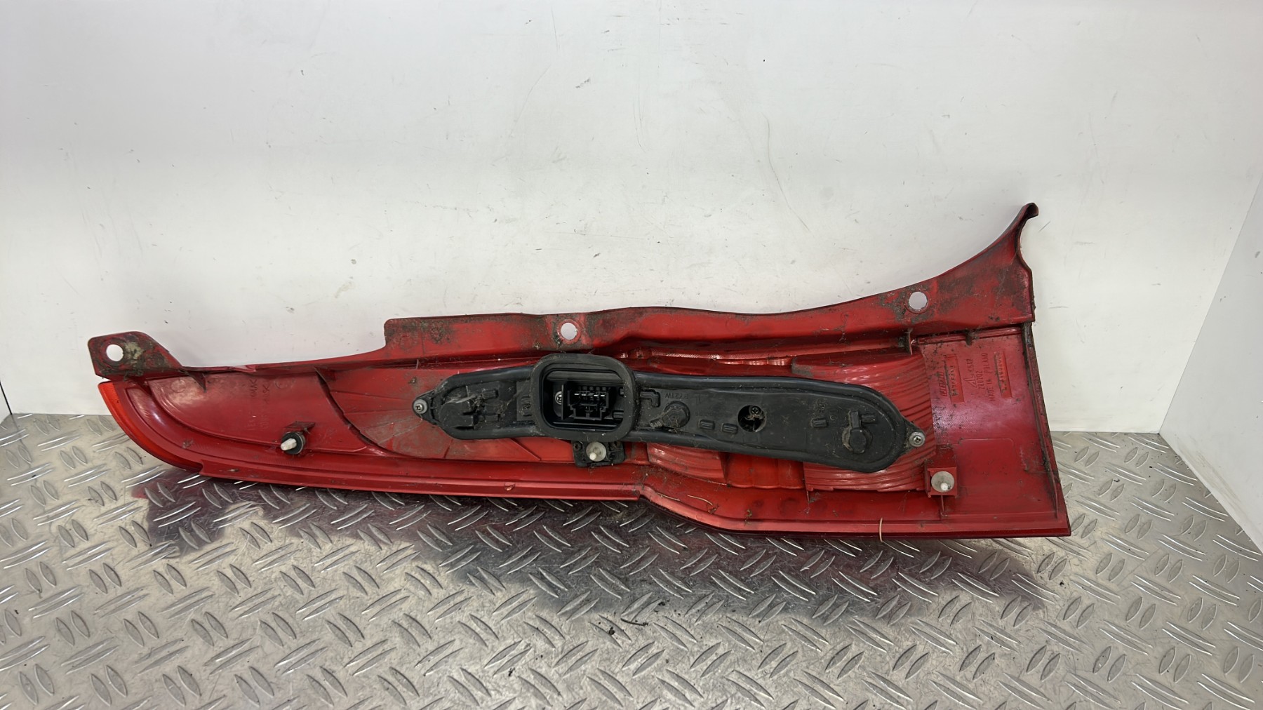 Feu arriere principal droit (feux) RENAULT MEGANE 1 PHASE 2 – 7701040646