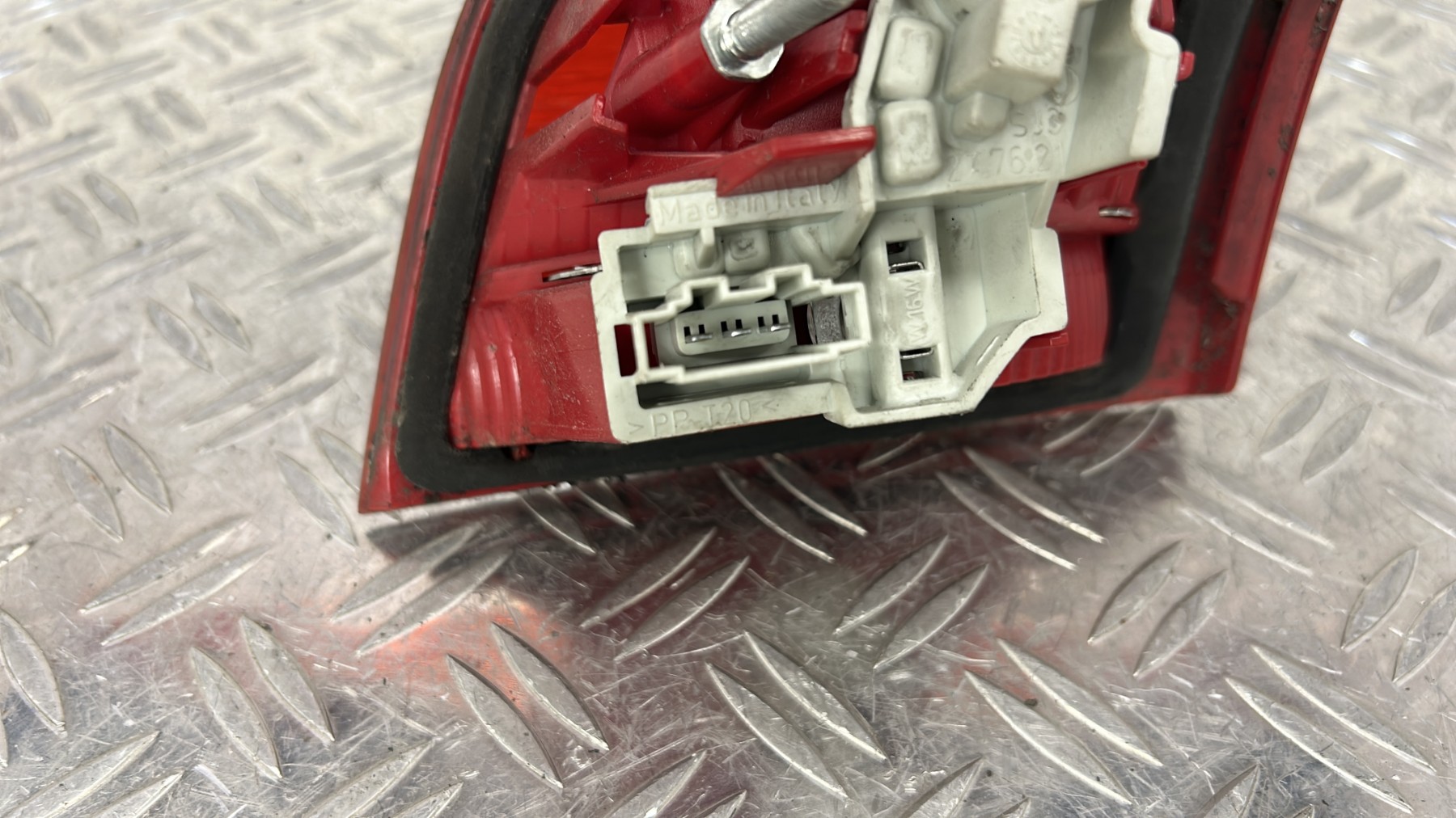 Feu arriere secondaire gauche (feux) AUDI A3 2 SPORTBACK PHASE 1 – 8P4945093B