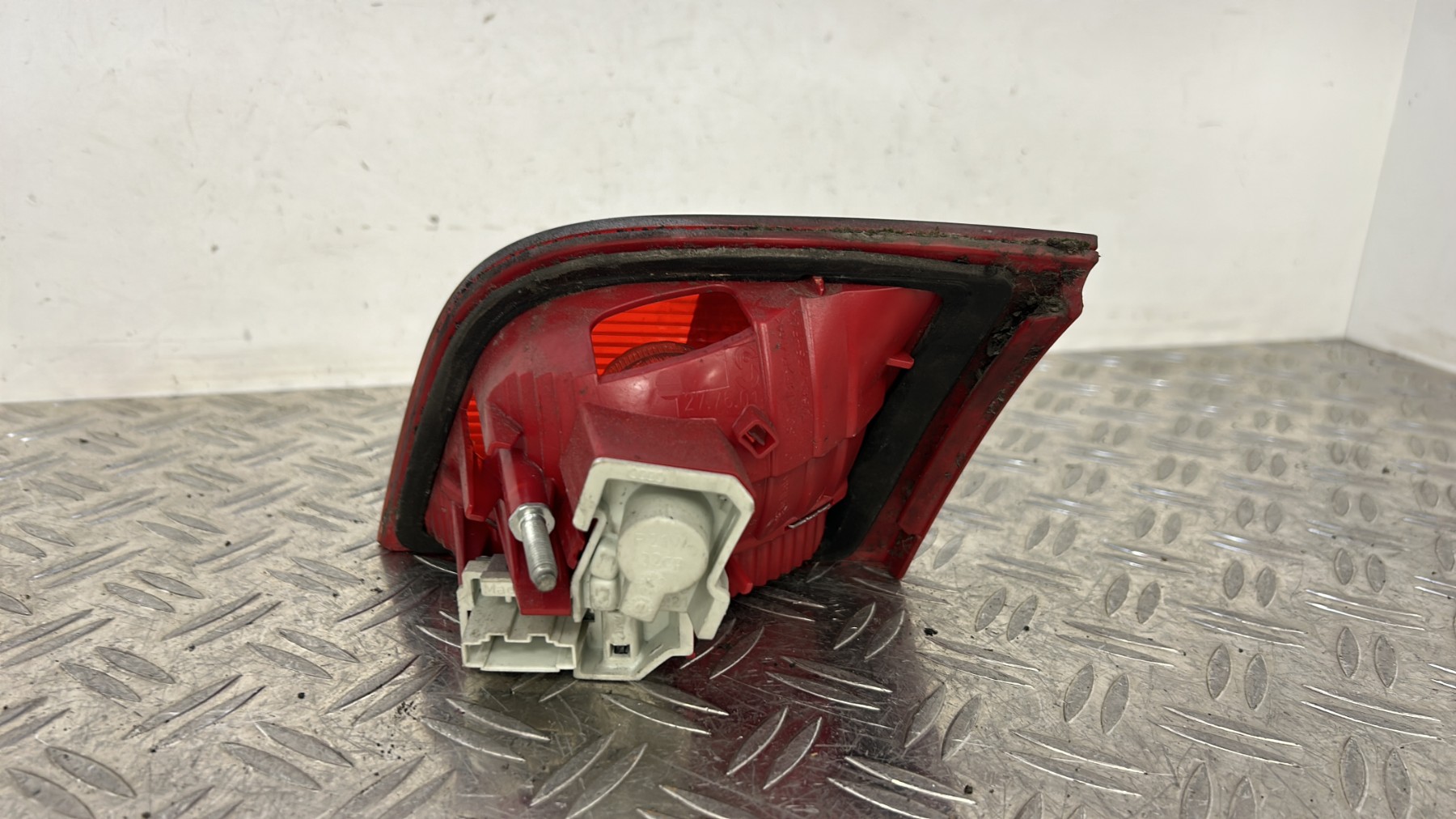 Feu arriere secondaire gauche (feux) AUDI A3 2 SPORTBACK PHASE 1 – 8P4945093B