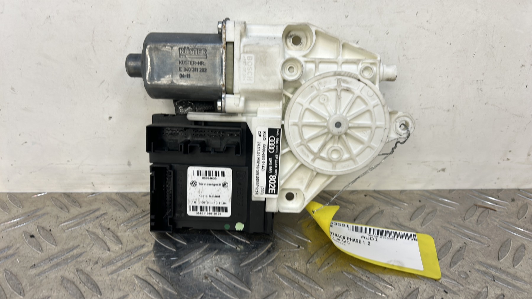 Moteur leve vitre avant droit AUDI A3 2 SPORTBACK PHASE 1 – 8P0959802E