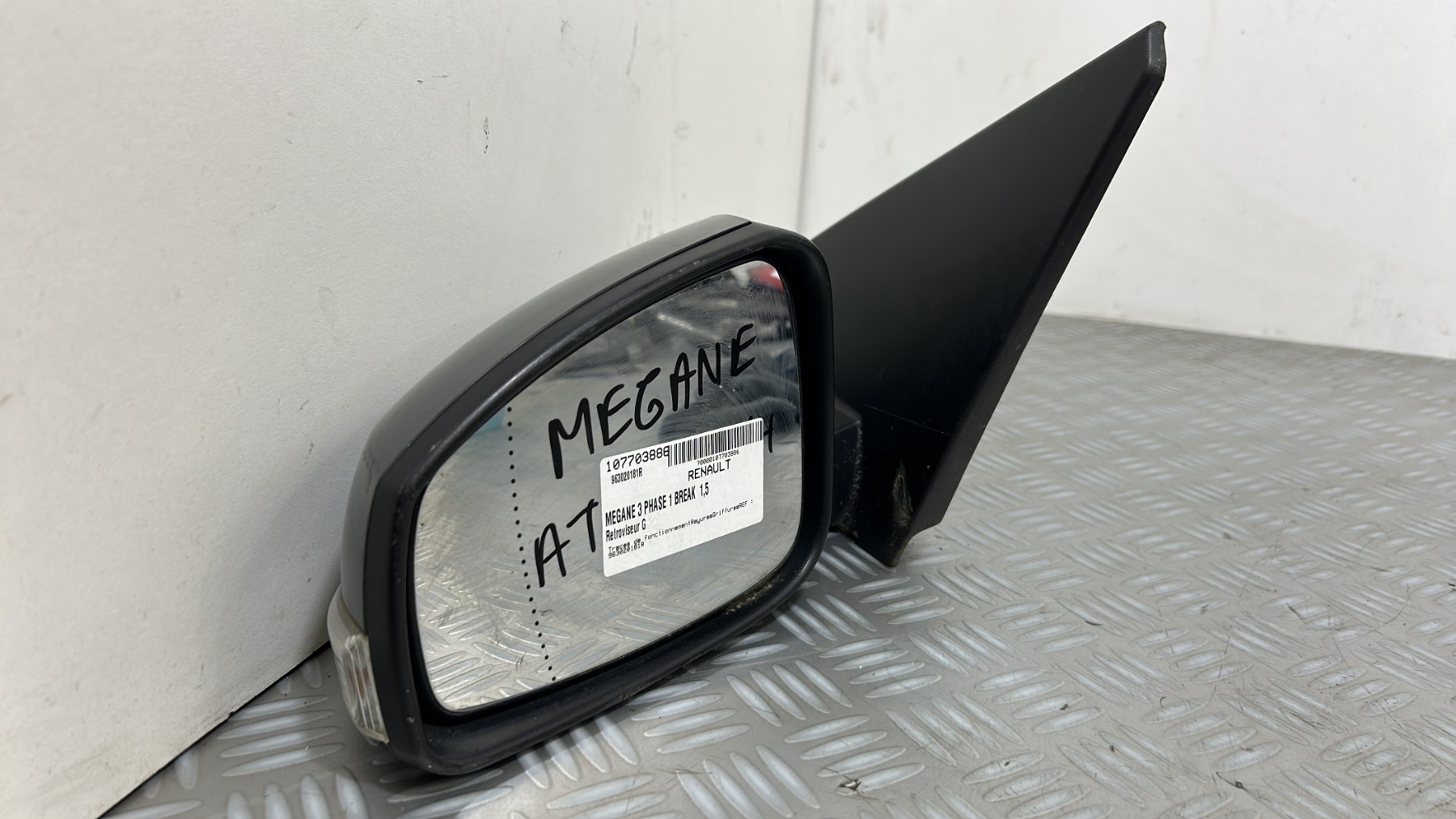 Retroviseur gauche RENAULT MEGANE 3 PHASE 1 BREAK – 963020181R