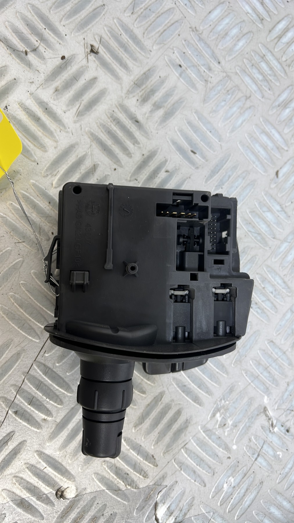 Commodo d&rsquo;essuie glaces RENAULT CLIO 3 PHASE 1 – 88103009