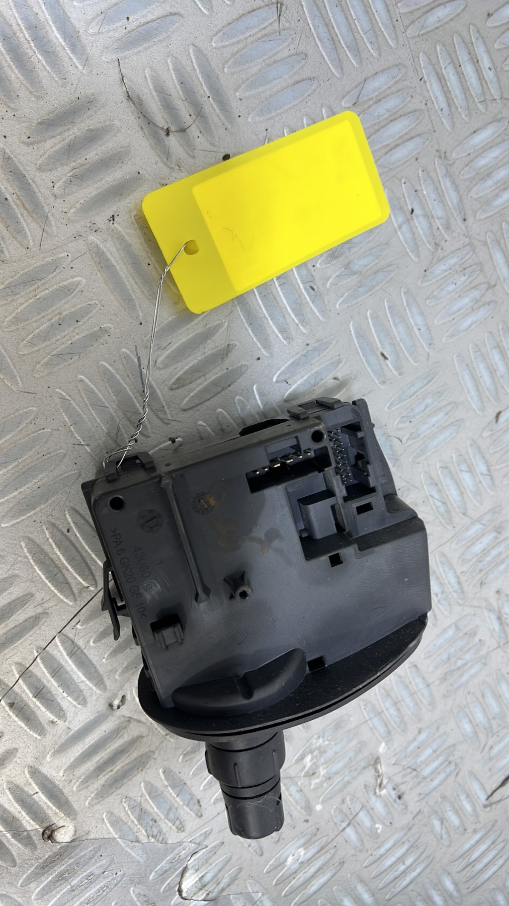 Commodo d&rsquo;essuie glaces RENAULT KANGOO 2 PHASE 1 – 88103006