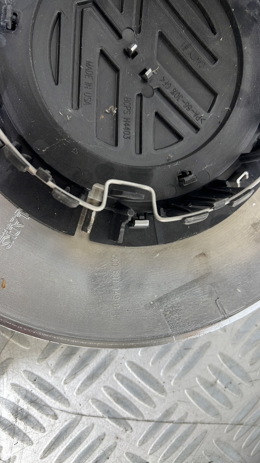 Enjoliveur VOLKSWAGEN NEW BEETLE 1 PHASE 1 – 5C0601149D