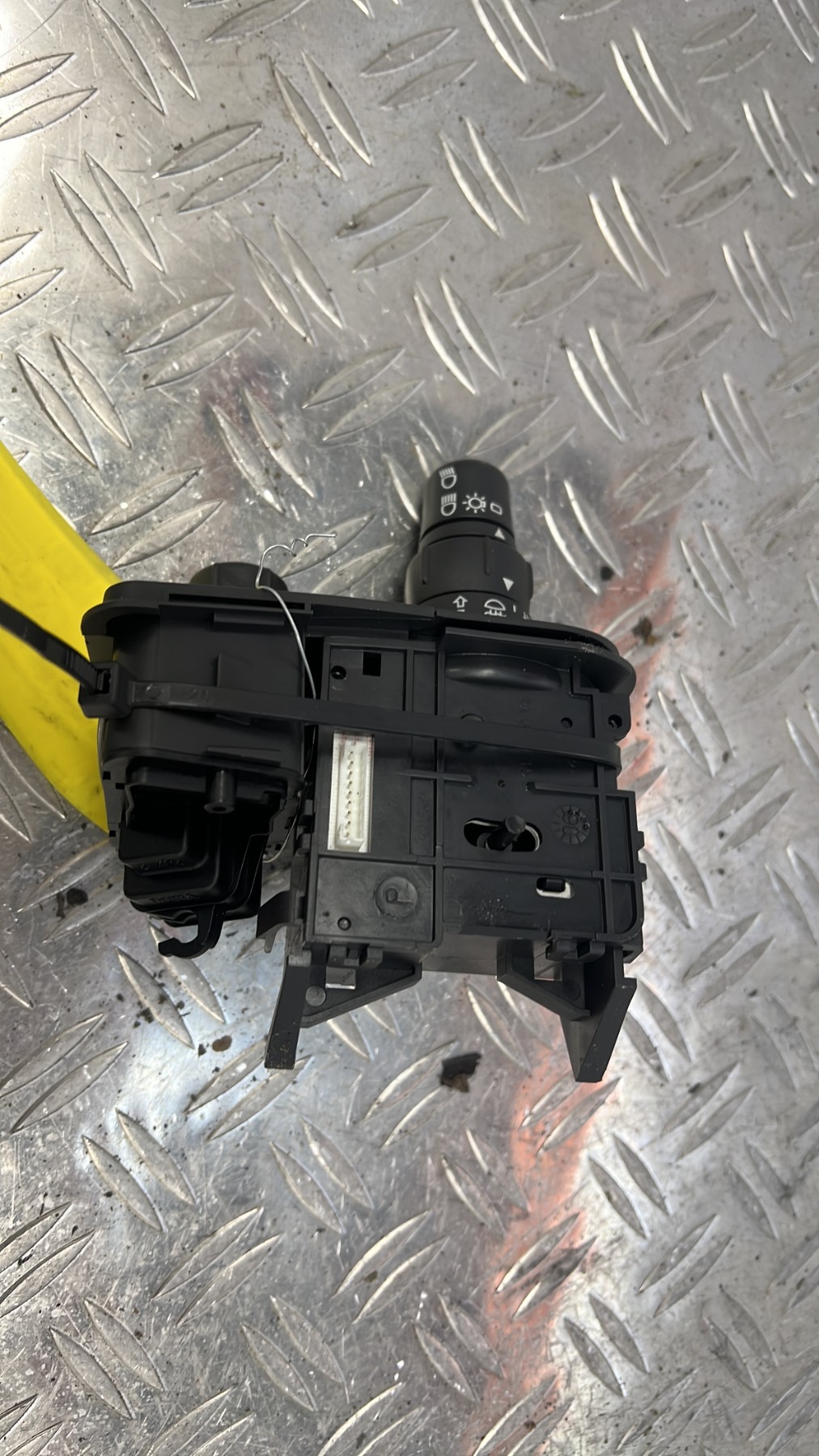 Commodo phare RENAULT SCENIC 2 PHASE 1 – 7701060398