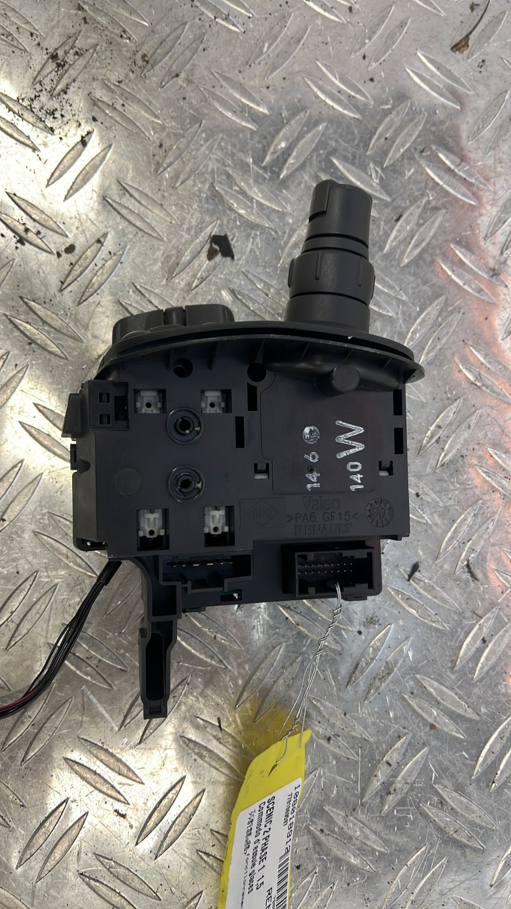 Commodo d’essuie glaces RENAULT SCENIC 2 PHASE 1 – 7701069597