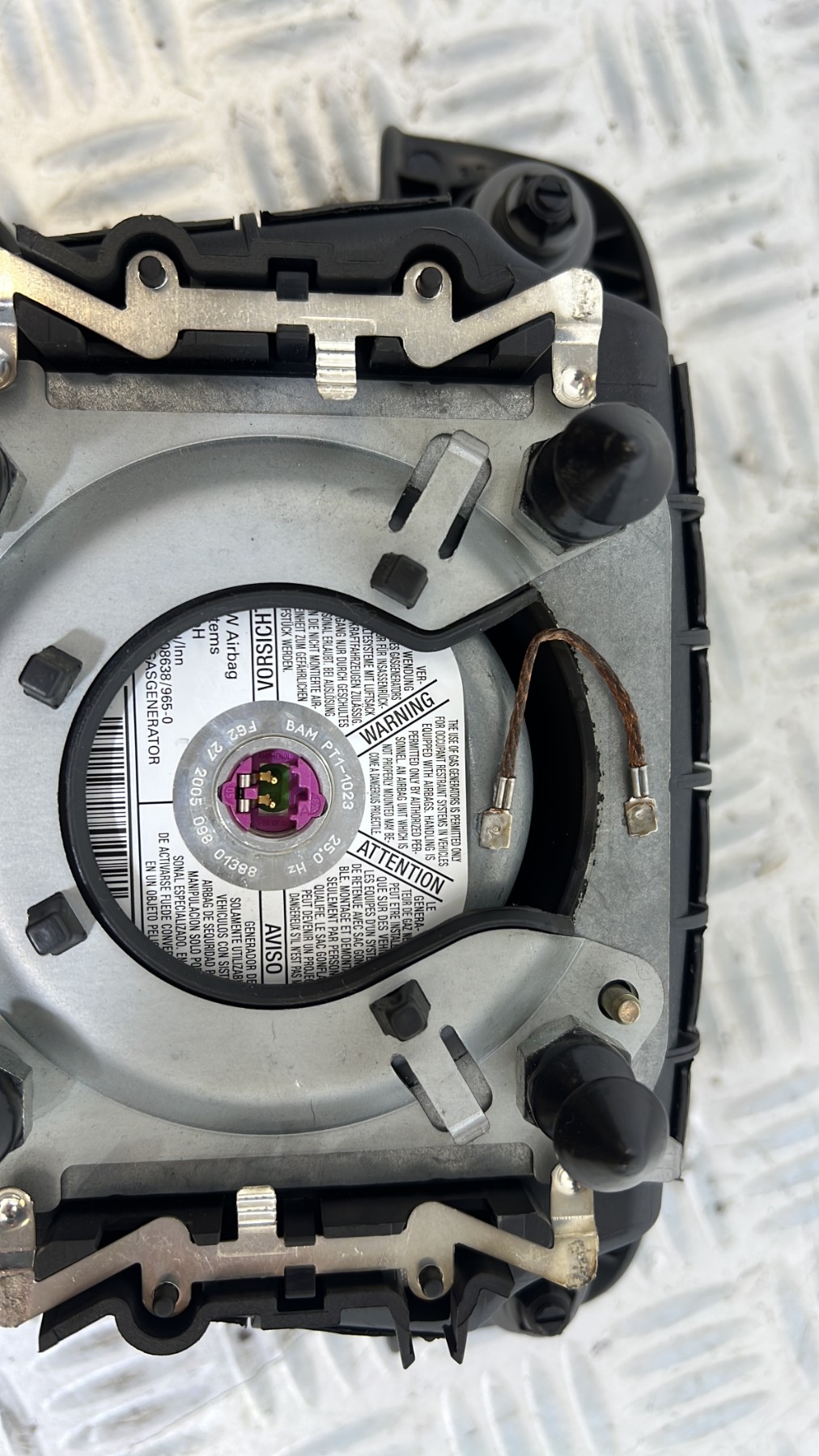 Air bag conducteur VOLKSWAGEN TRANSPORTER 5 PHASE 1 – 7H0880201J