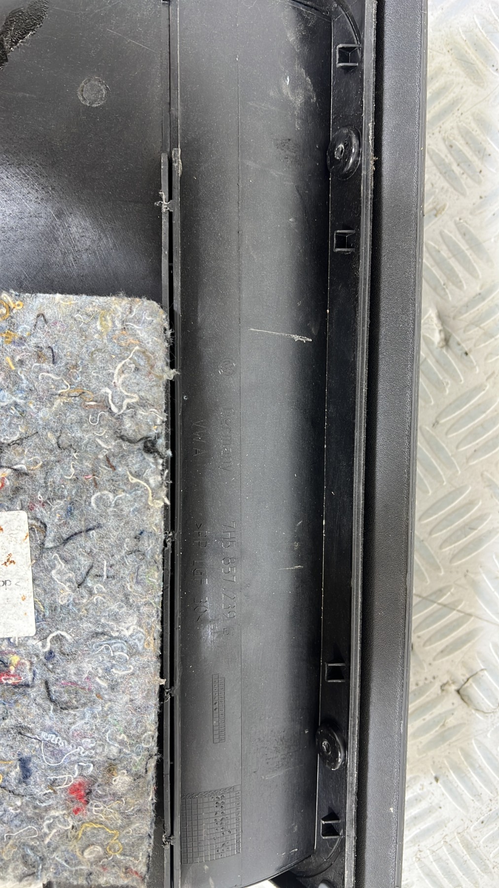 Boite a gants VOLKSWAGEN TRANSPORTER 5 PHASE 1 – 7H5857239B