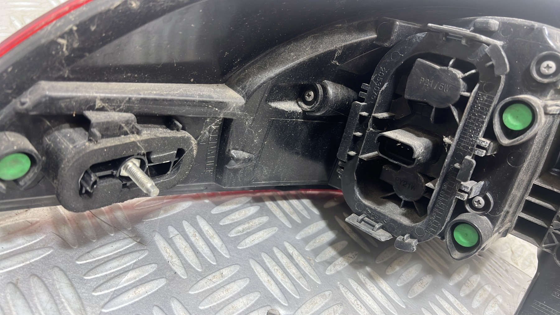 Feu arriere principal droit (feux) RENAULT CLIO 4 PHASE 1 BREAK – 265507408R