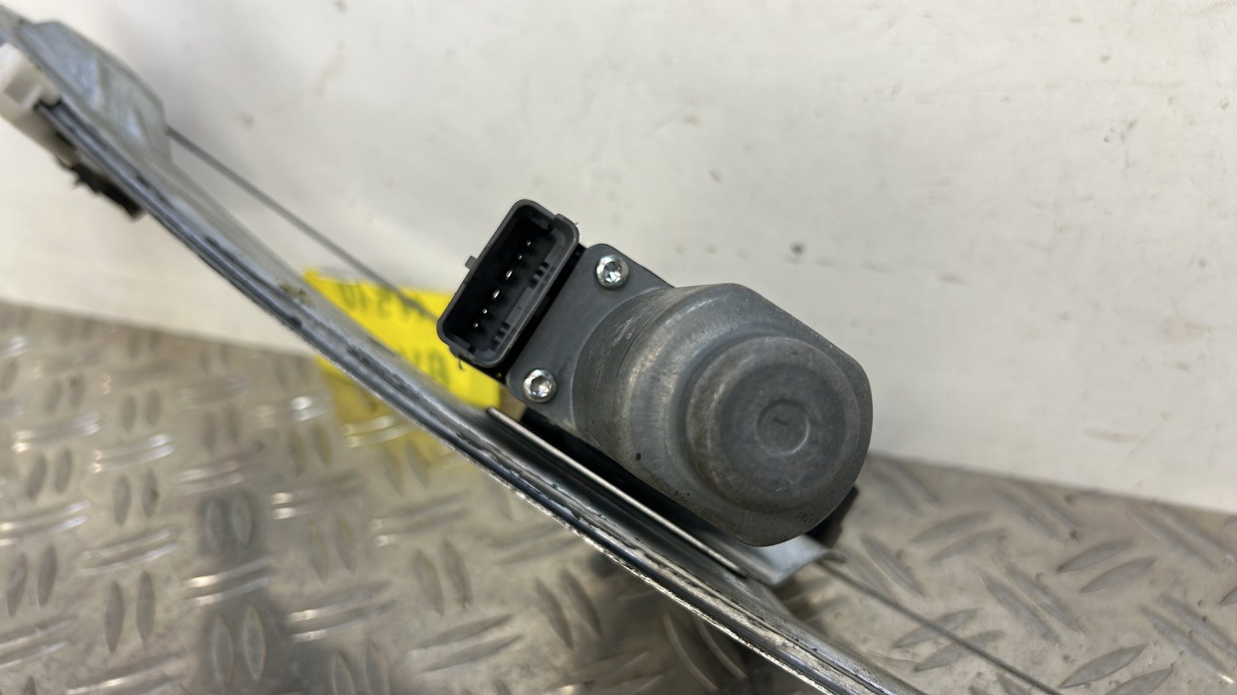 Leve vitre electrique avant gauche CITROEN C3 2 PHASE 2 – 9802617780