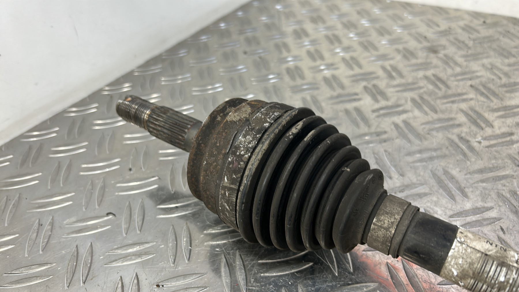 Cardan gauche (transmission) CITROEN C3 2 PHASE 2 – 9801388580