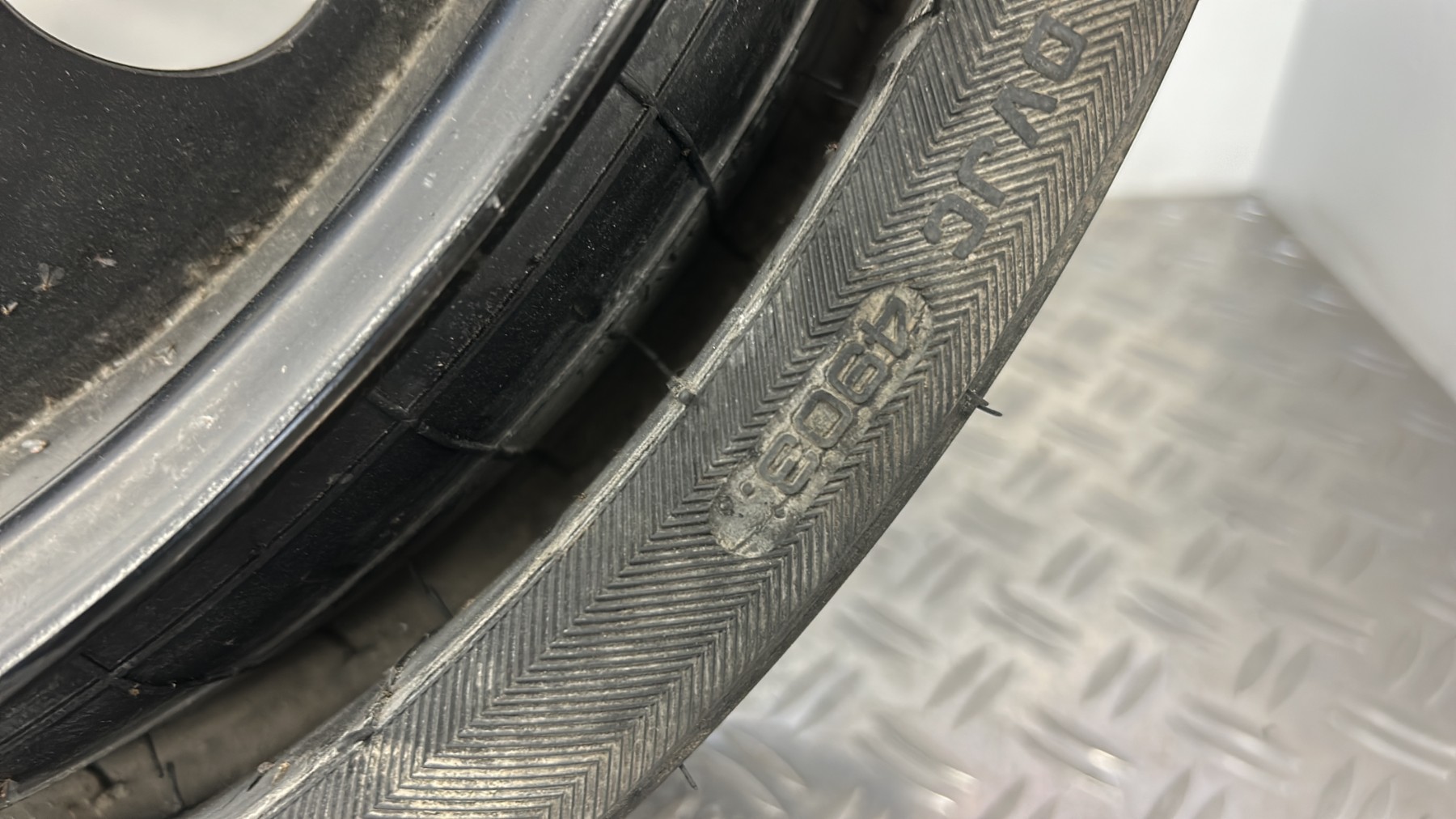 Roue de secours VOLKSWAGEN TOUAREG 1 PHASE 1 – 7L6601027B