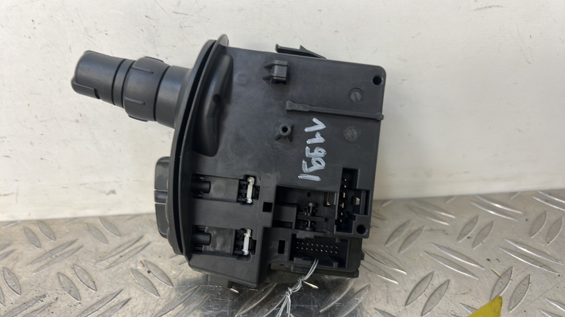 Commodo d’essuie glaces RENAULT CLIO 3 PHASE 2 – 88103009