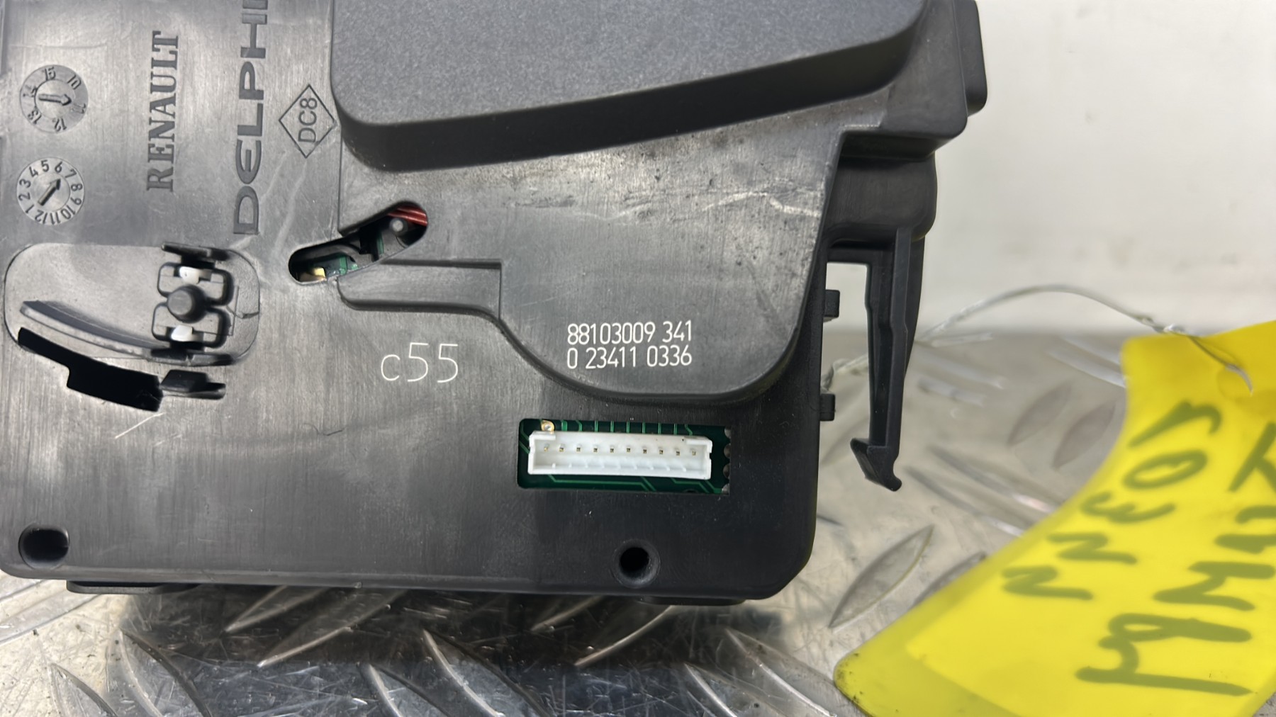 Commodo d’essuie glaces RENAULT CLIO 3 PHASE 2 – 88103009