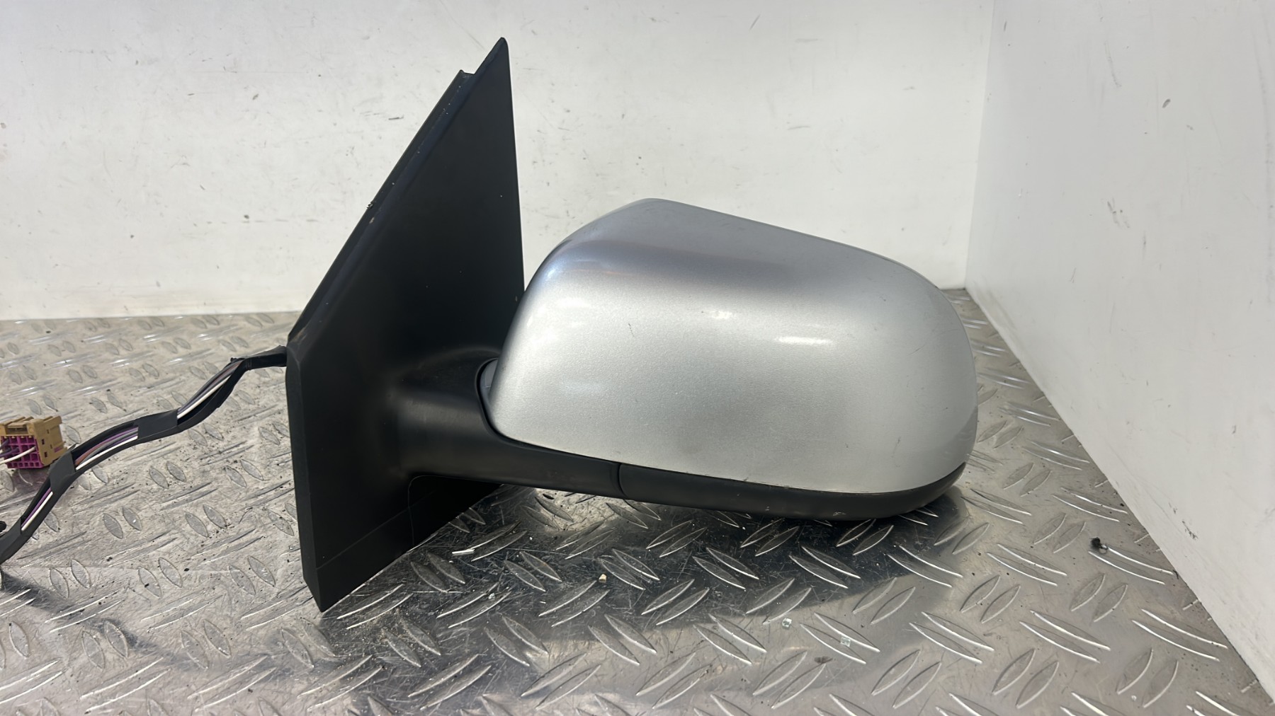Retroviseur gauche VOLKSWAGEN POLO 4 PHASE 1 – 6Q1857507G01Cp
