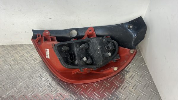 Feu arriere principal gauche (feux) RENAULT CLIO 3 PHASE 2 – 8200459962
