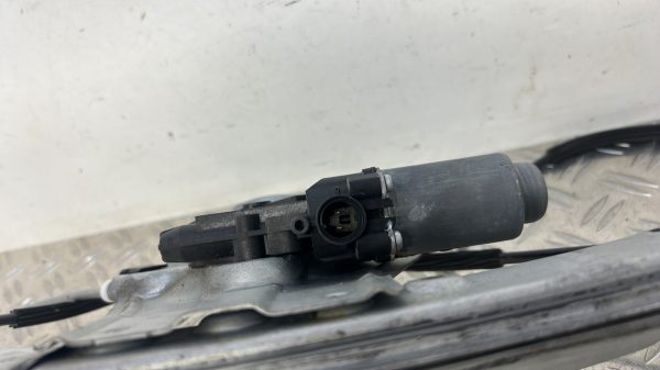 Leve vitre electrique avant droit RENAULT CLIO 3 PHASE 2 – 8200291147