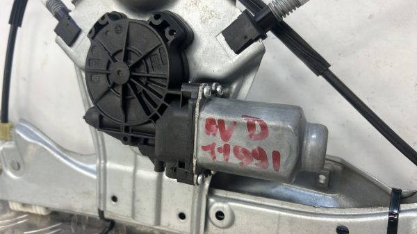 Leve vitre electrique avant droit RENAULT CLIO 3 PHASE 2 – 8200291147