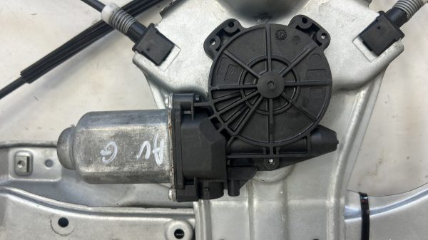 Leve vitre electrique avant gauche RENAULT CLIO 3 PHASE 2 – 8200291145