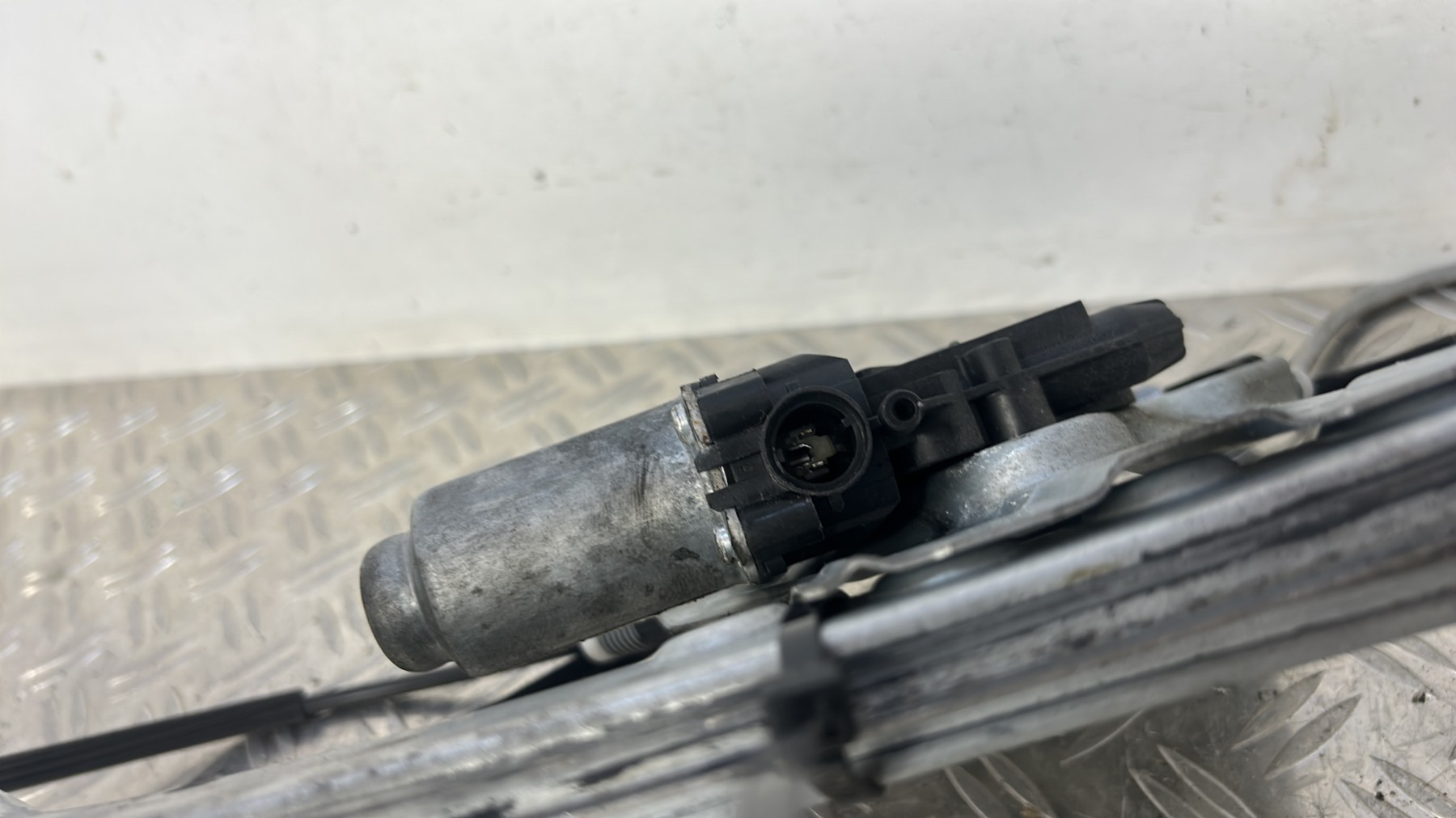 Leve vitre electrique avant gauche RENAULT CLIO 3 PHASE 2 – 8200291145