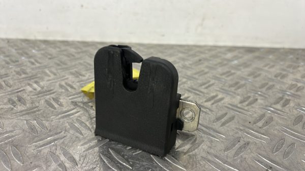 Serrure de hayon VOLKSWAGEN POLO 4 PHASE 1 – 6Q6827505E