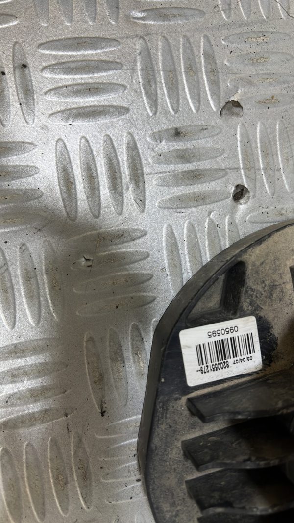 Treuil de roue de secours RENAULT CLIO 3 PHASE 2 – 8200601401