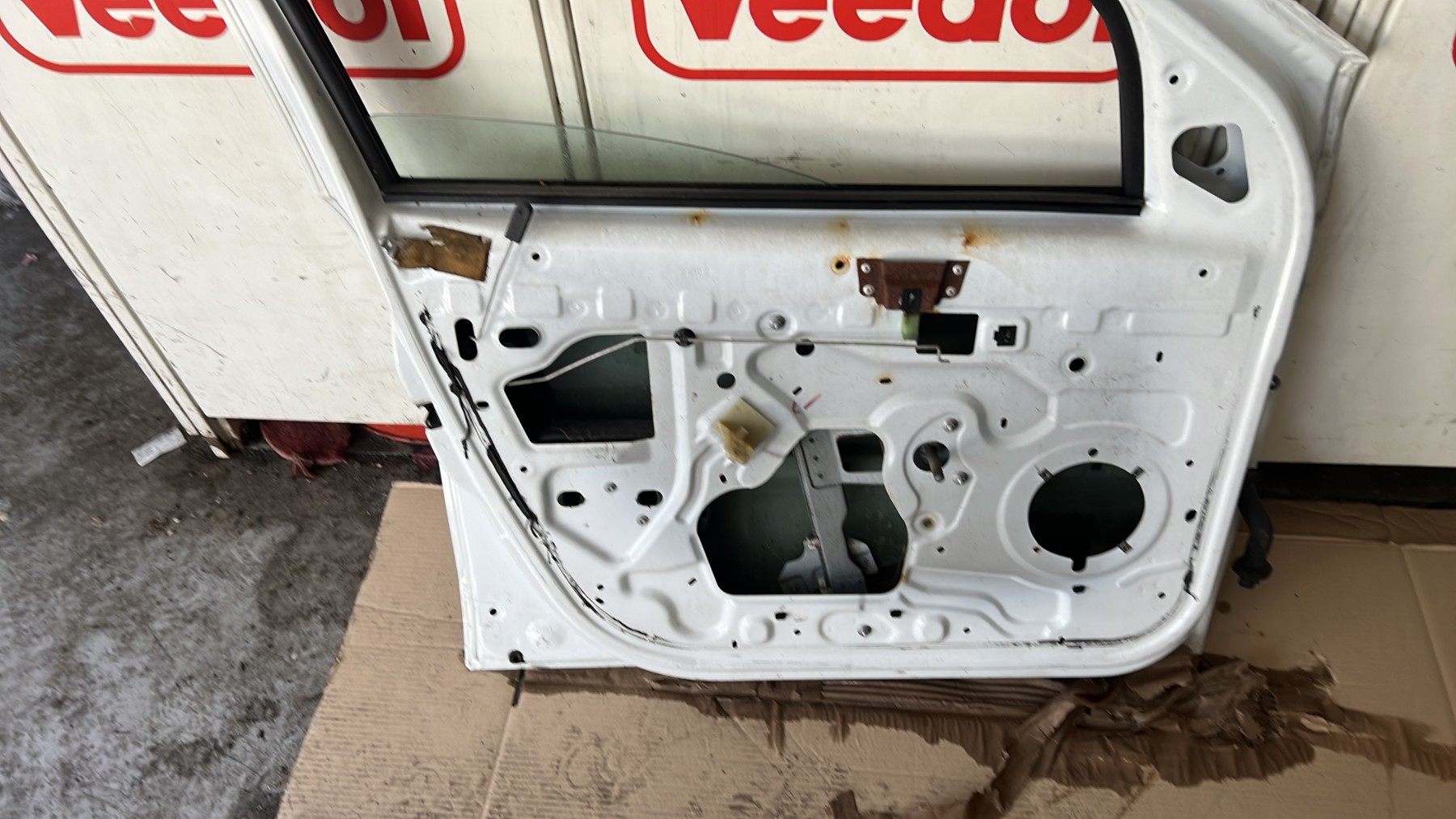 Porte avant gauche DACIA SANDERO 1 – 801011499R