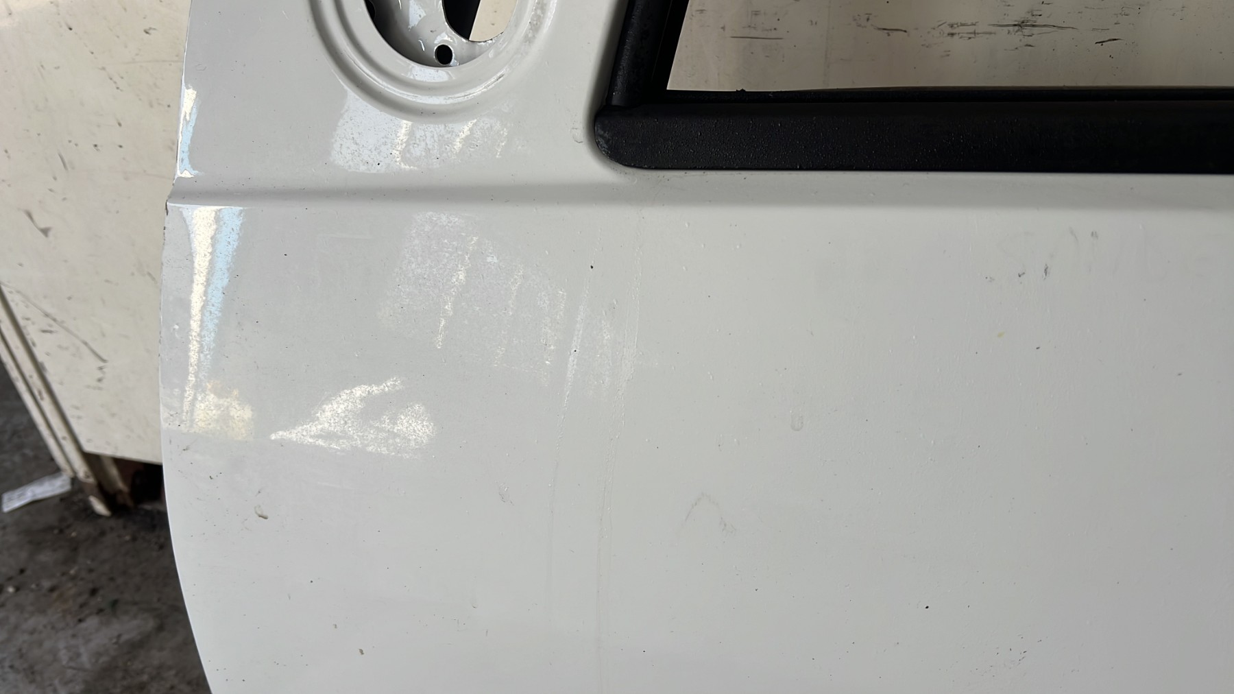 Porte avant gauche DACIA SANDERO 1 – 801011499R