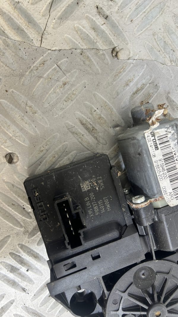 Moteur leve vitre avant droit RENAULT SCENIC 3 PHASE 2 – 910837200