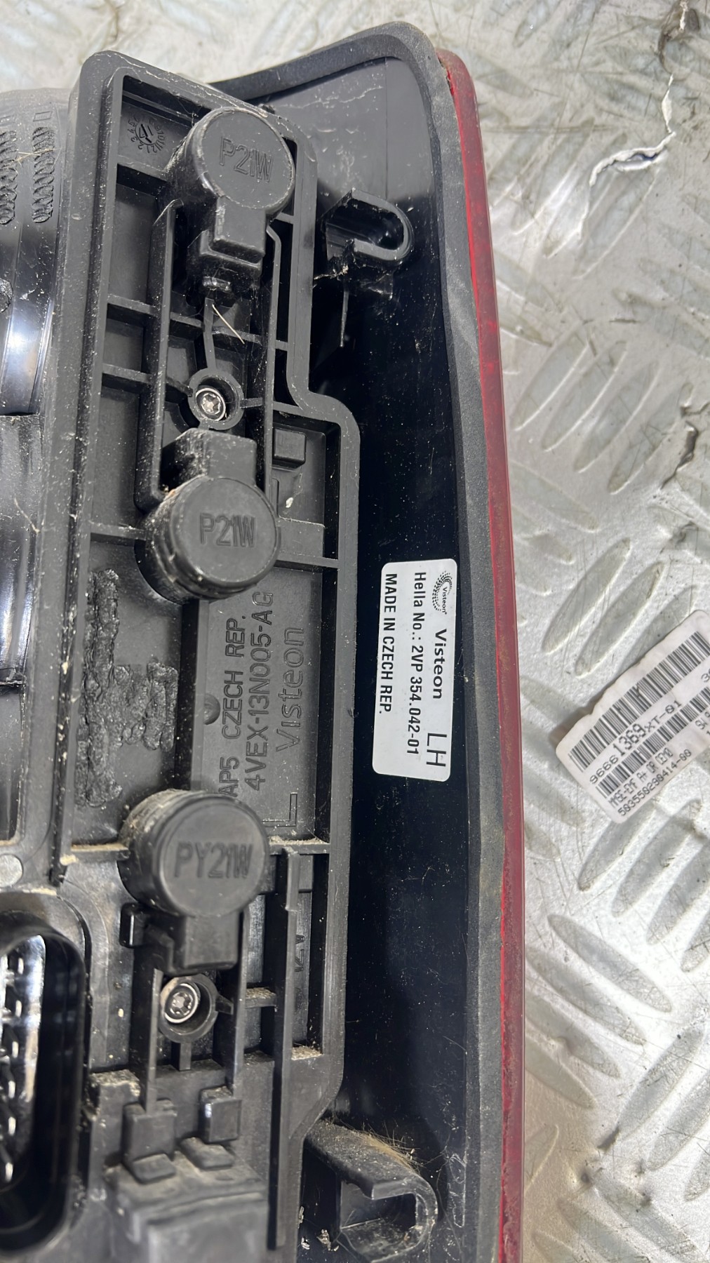 Feu arriere principal gauche (feux) VOLKSWAGEN CADDY 3 PHASE 1 – 2VP35404201